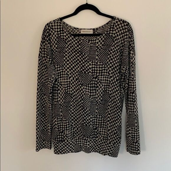 Patterned Top - the perfect basic - Picture 1 of 3